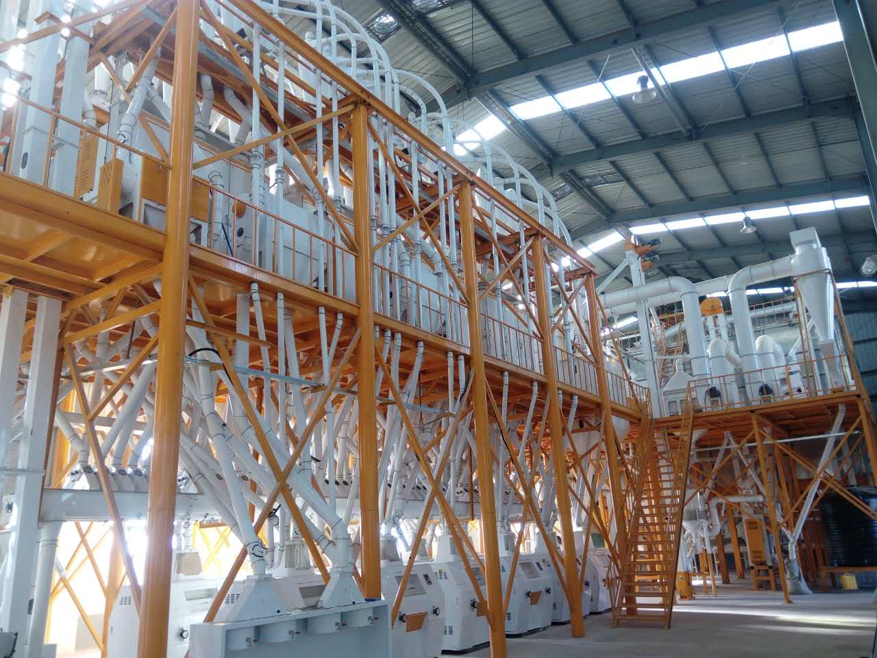 Wheat cleaning process
Since wheat is mixed with various impurities during harvesting, storage and transportation, it must be removed before processing into flour.