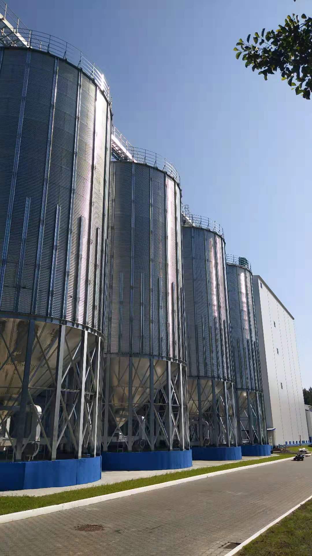 Buy corn/corn flour production equipment from corn flour equipment manufacturers or suppliers at ex-factory prices, get free corn flour process technical guidance and develop a business plan for your corn flour milling project!