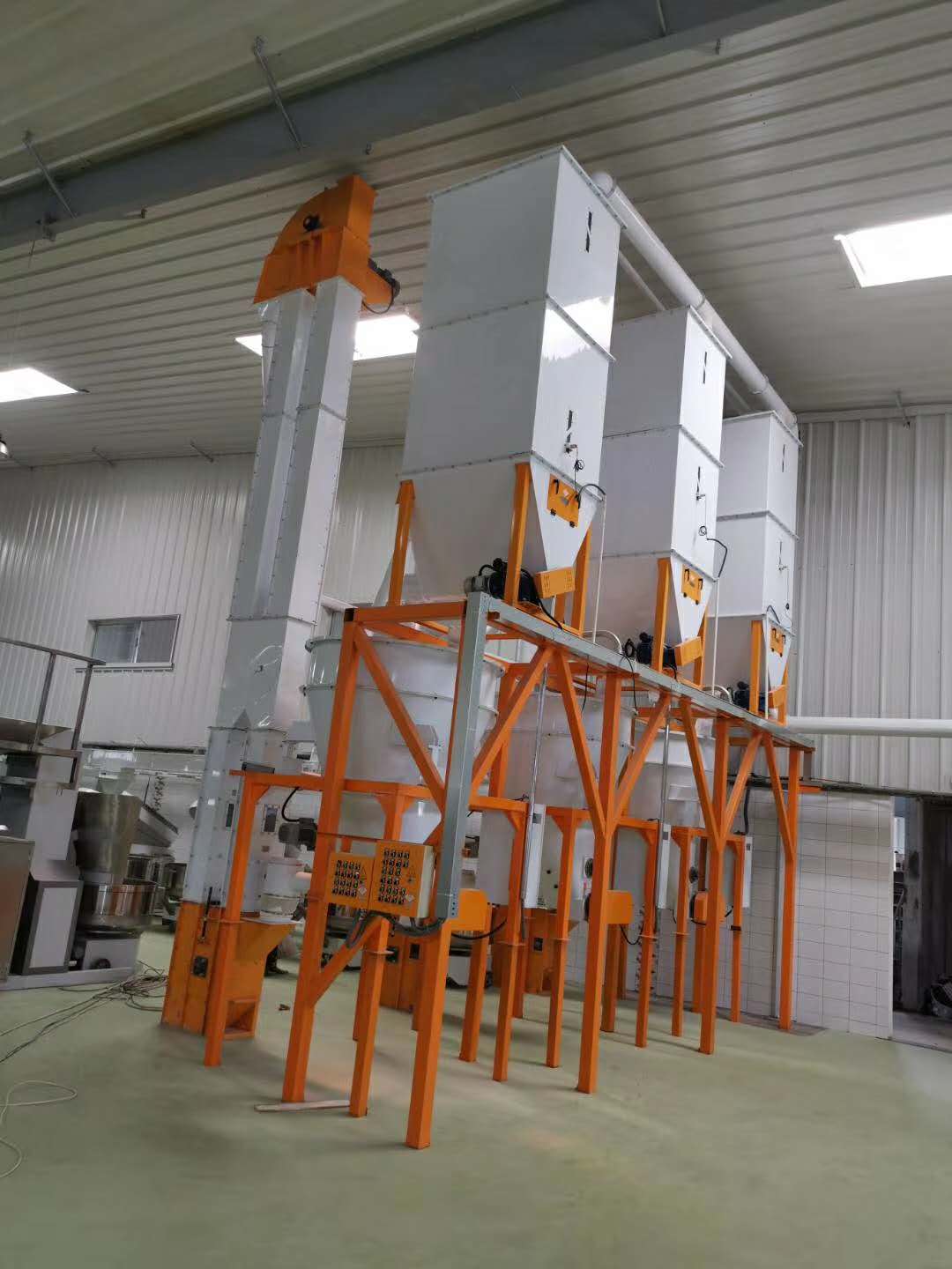 Wheat flour milling process
The main milling technology is roller milling, and the entire milling process can be regarded as a repetition of the two processes of grinding and screening.